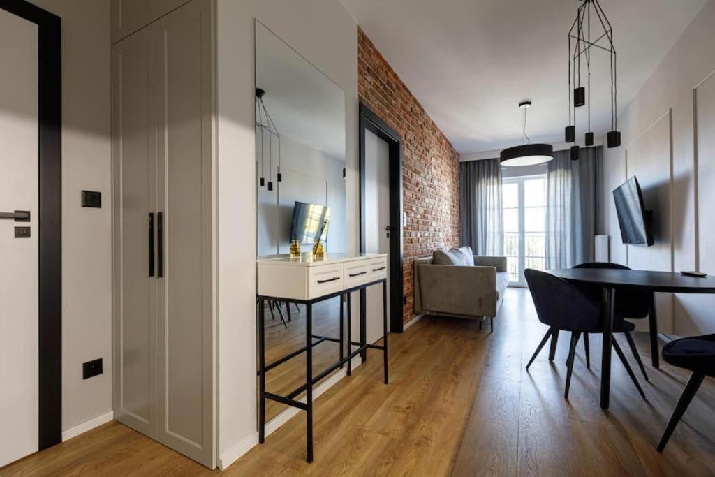 Golden Apartments Wroclaw - Great Location - Cozy And Bright&Janapawla19 Exterior photo